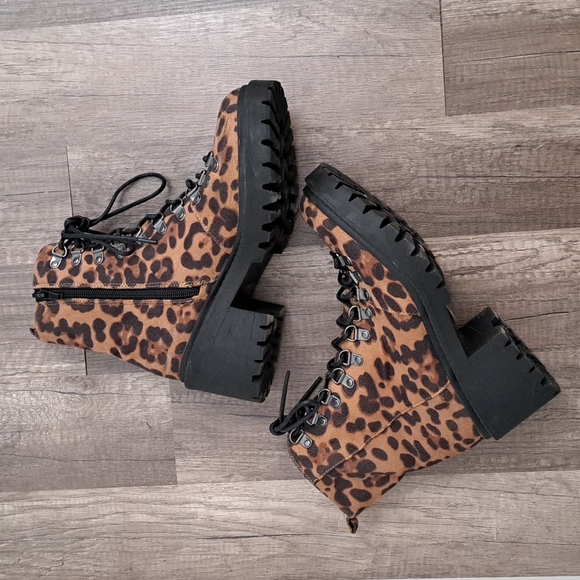 Olivia Ferguson leopard print combat boot - Picture 4 of 9